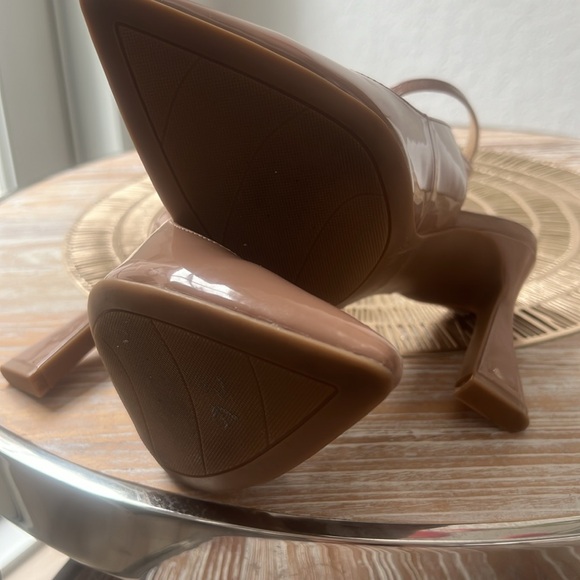 NINE WEST size 8.5 M only wore once - Picture 6 of 10